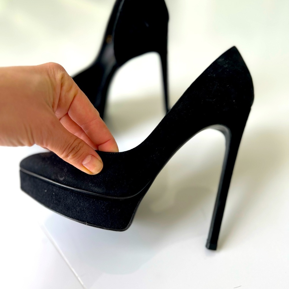 Yves Saint Lauren high heels . Black . Perfect condition. Size EU - 34 .